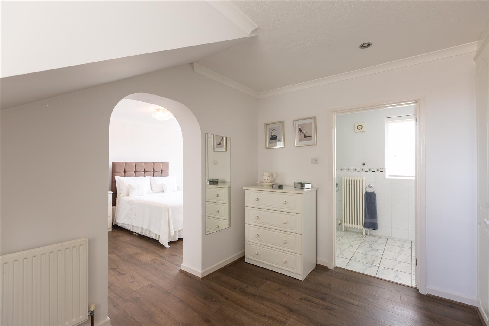 Saunders Way, Sketty, Swansea, SA2 8BJ